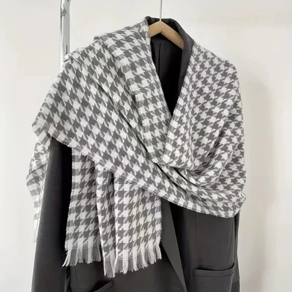 Set of 3 Houndstooth Fringe Scarves / NWOT - Picture 4 of 11